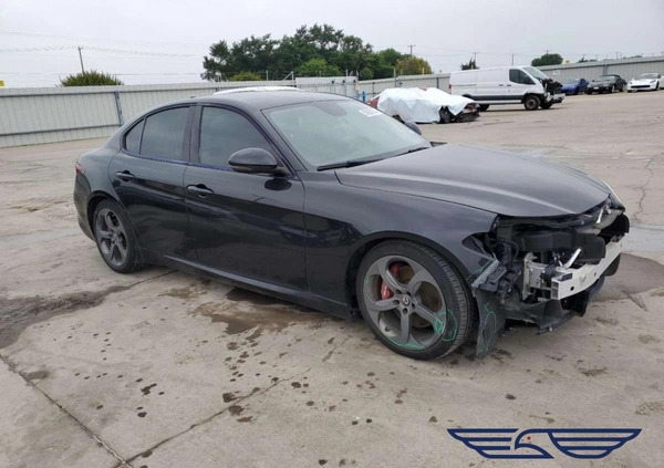 Alfa Romeo Giulia cena 52550 przebieg: 89258, rok produkcji 2017 z Łobżenica małe 37